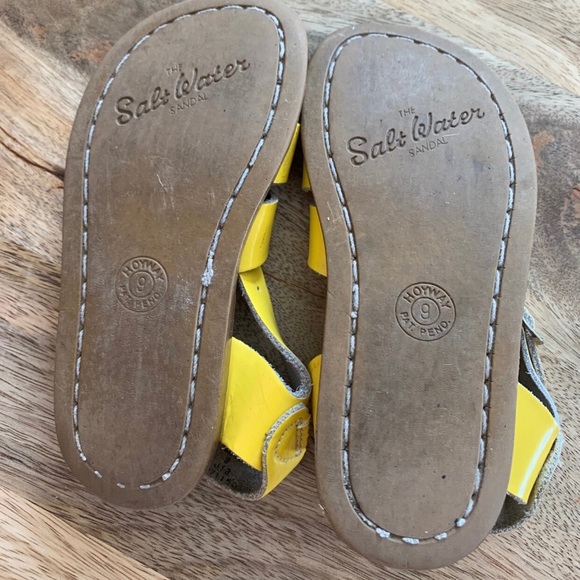 Saltwater Sandals Size 9 Toddler - Picture 2 of 2